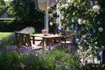 Sitzgelegenheit Draußen, Terrasse, Garten Blaues Haus